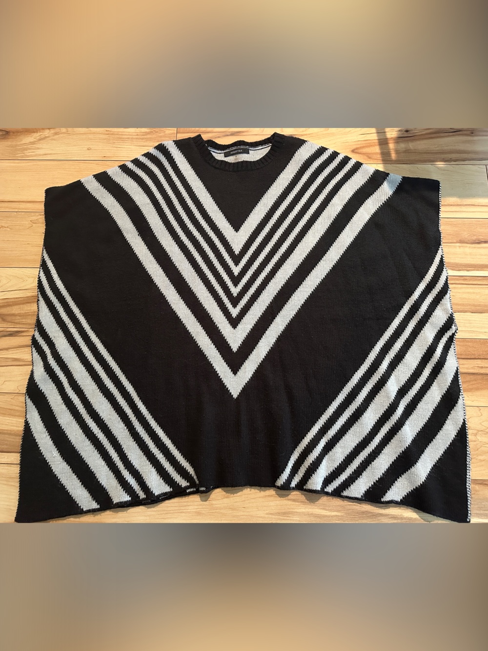 august silk Black and White Geometric V-Neck Sweater Poncho